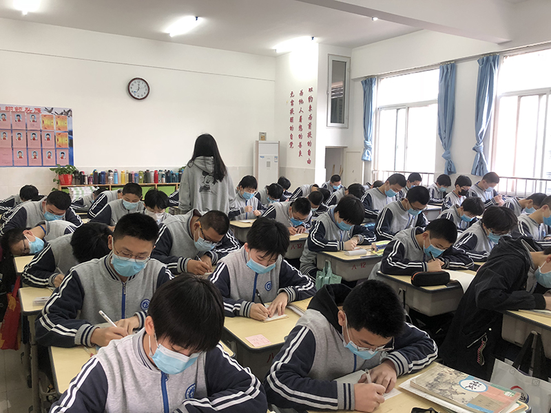 劉雨貝老師默默耕耘,無私奉獻