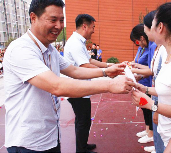 2019-10-14_唱誦抒發愛國情   同心共筑中國夢——安陽市飛翔學校舉行第四屆“慶國慶”唱誦會2579